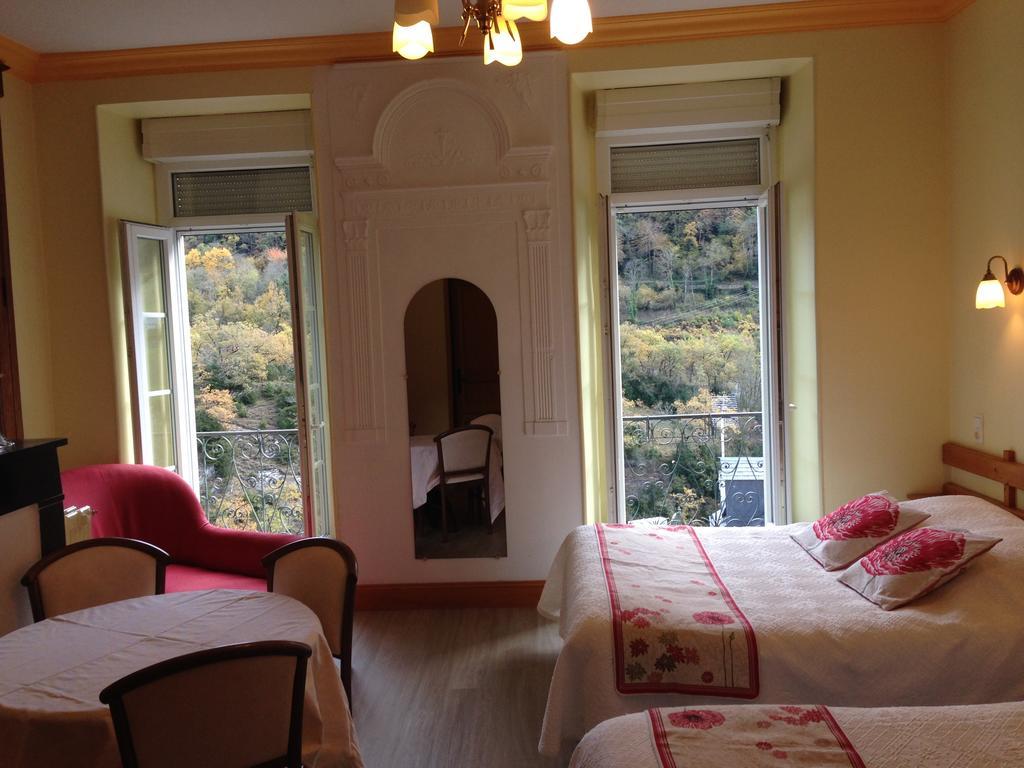 Hotel Panoramic Et Des Bains Люс-Сен-Совер Стая снимка