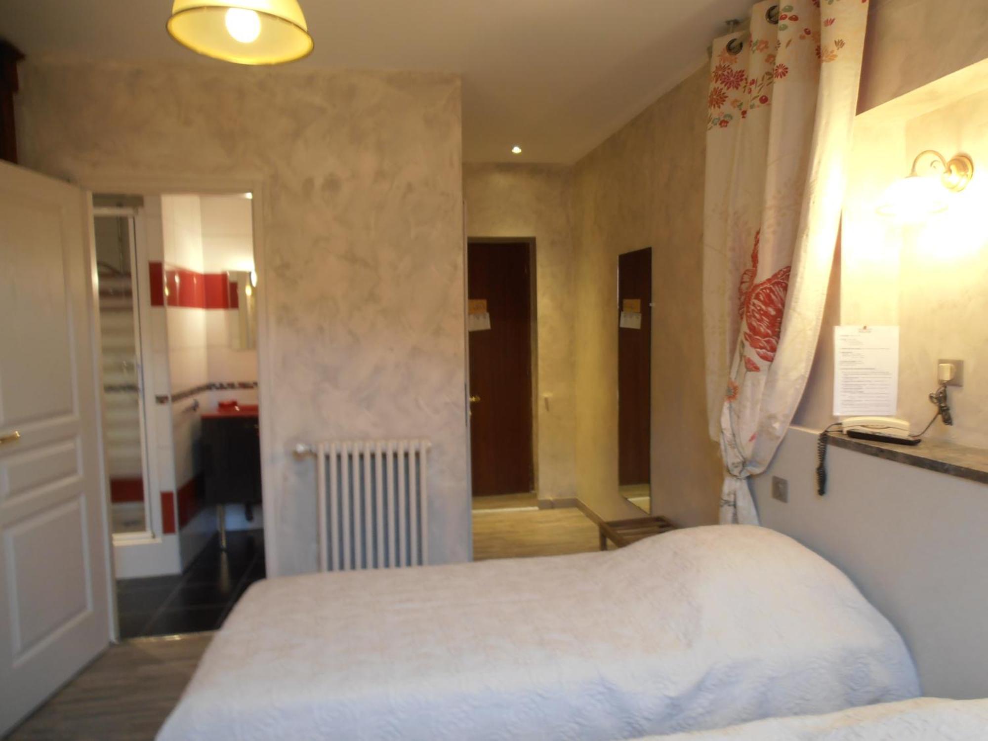 Hotel Panoramic Et Des Bains Люс-Сен-Совер Екстериор снимка