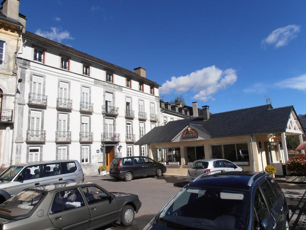 Hotel Panoramic Et Des Bains Люс-Сен-Совер Екстериор снимка